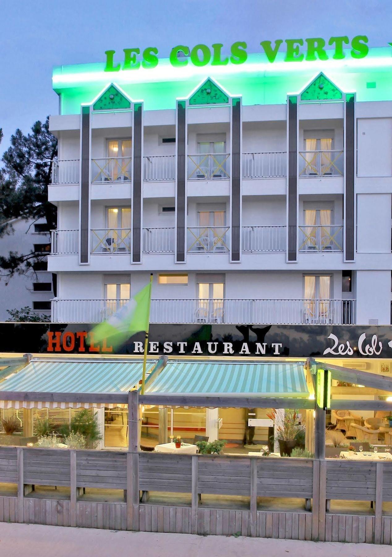 Hotel Logis Les Cols Verts 3*